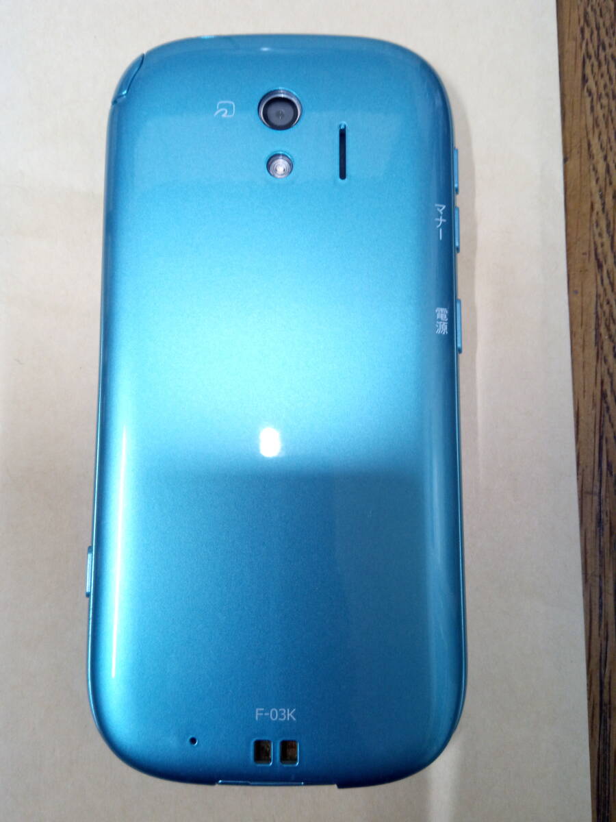 らくらくスマートフォン me F-03K ブルー_画像2