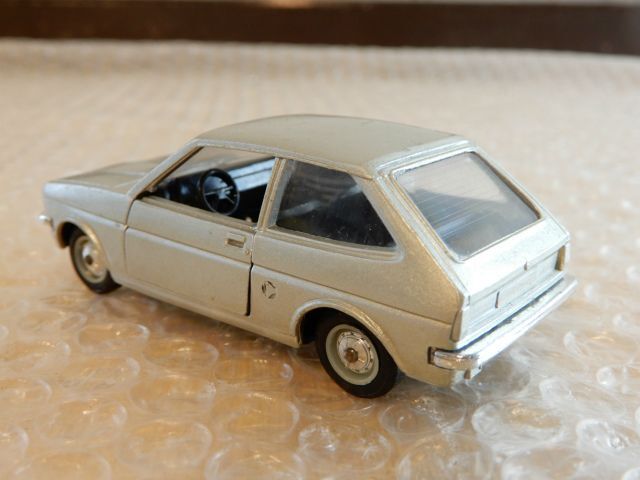 中古品 solido / ソリド 1053 FORD FIESTA フォード 当時物 箱付き ミニカー 現状渡し_画像4