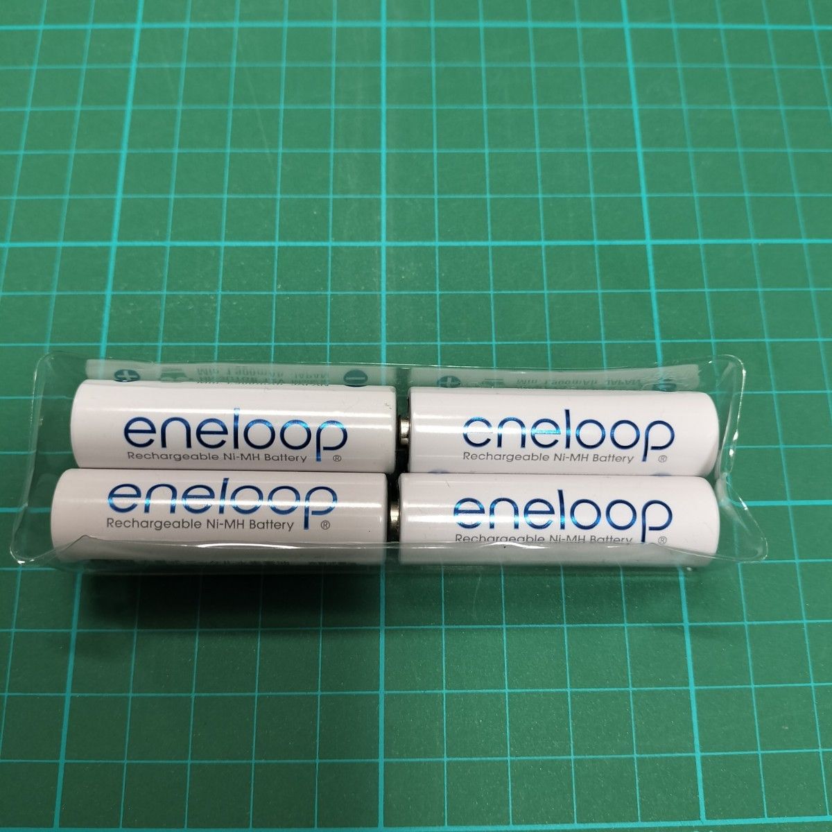 エネループ充電器単３充電池４本
