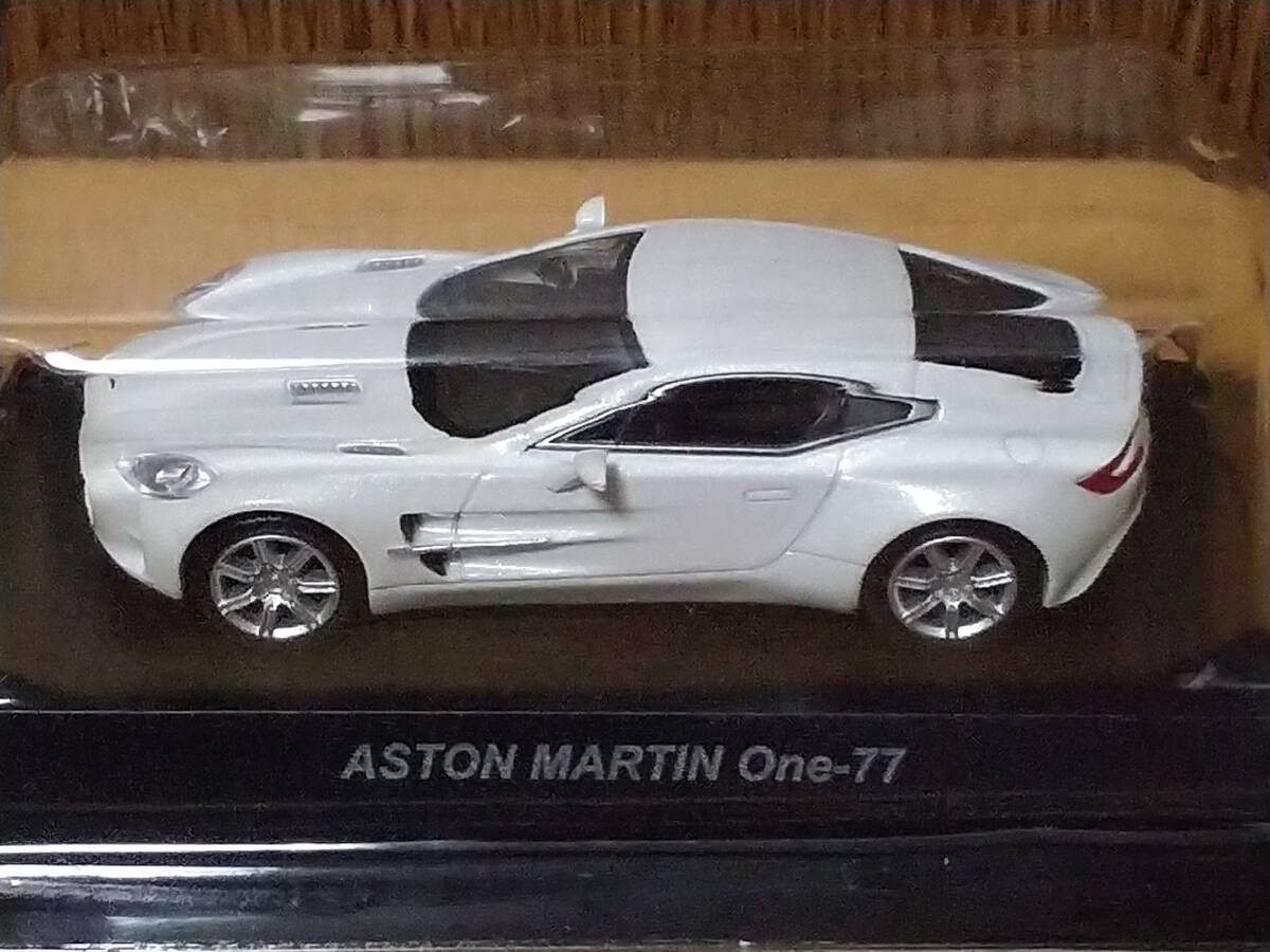 京商 1/64 アストンマーチン ミニカーコレクション ASTON MARTIN One-77 白 ホワイト ブリスター未開封品の画像2