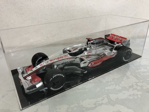 DeAGOSTINI 1/8 マクラーレン MP4-23 組立済み完成品 現状品 展示ケース付 / デアゴスティーニ F1マシン MP4/23 ボーダフォン い821a_画像1