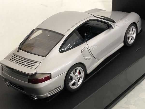 Autoart 1:18 ポルシェ 911 ターボ 自動車模型 箱付き / オートアート 1/18 ミニカー PORSCHE 911 TURBO い827aの画像6
