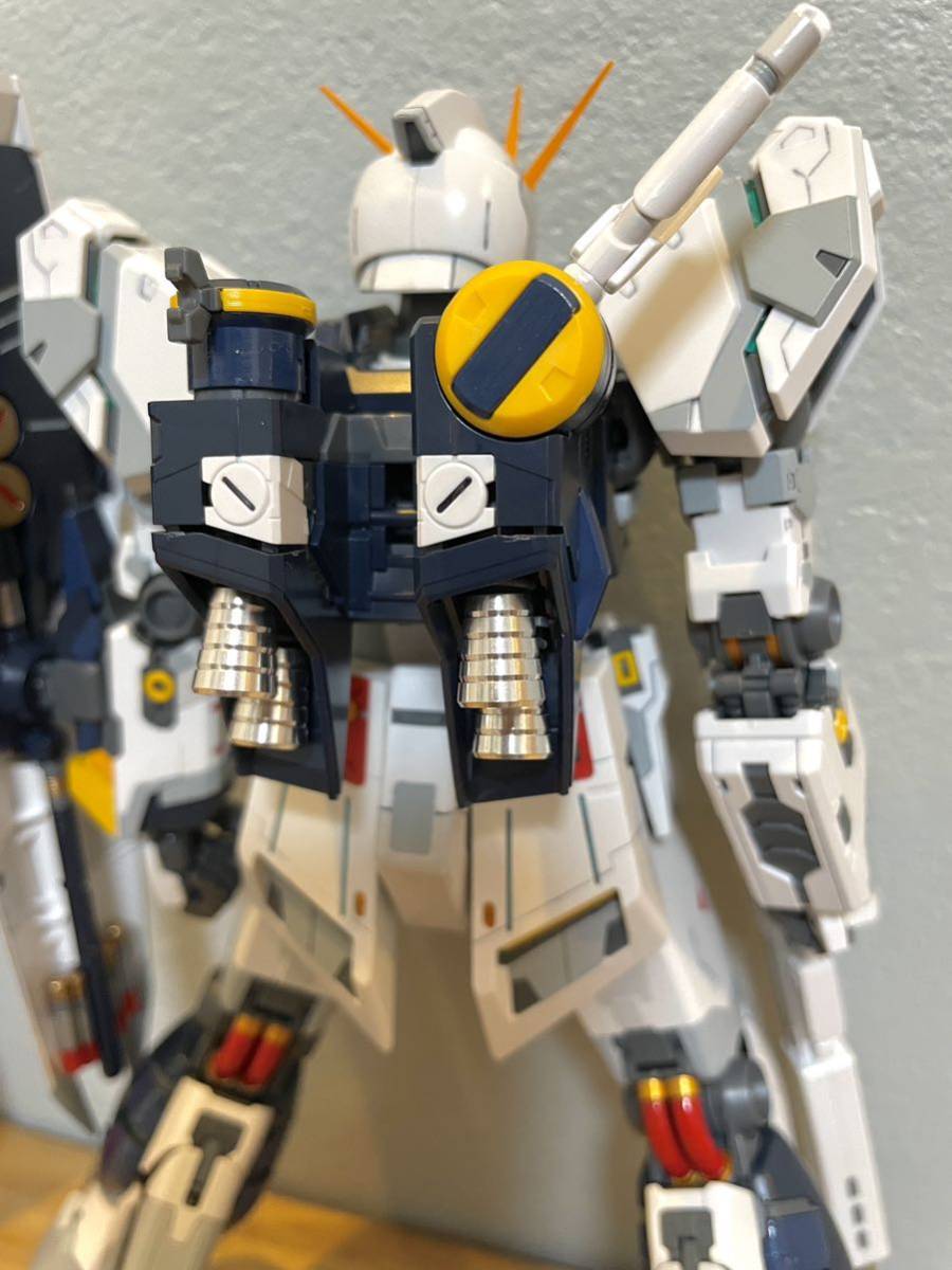 バンダイ　MG 1/100 νガンダム Ver.ka RX-93 塗装完成品_画像4