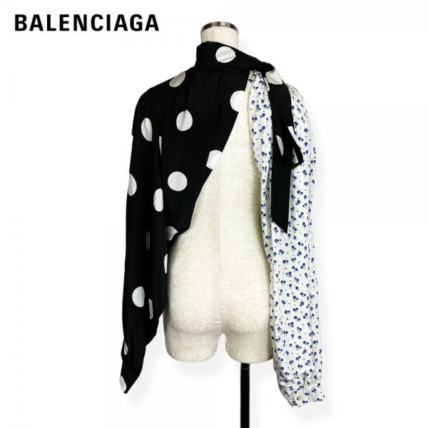 ★激レア/極美品★ BALENCIAGA バレンシアガ 春夏2023年コレクション ドット＆小花柄ドレープ シルク 100％ 変形ブラウス 34 S イタリア製_画像3