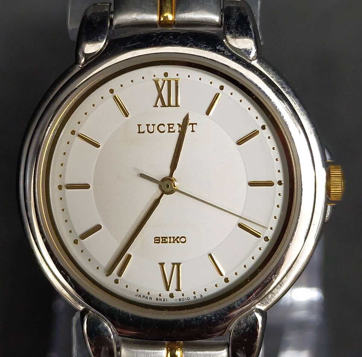 腕時計 SEIKO LUCENT 8N21-6000 クォーツ 稼働品 セイコー ルーセント_画像2