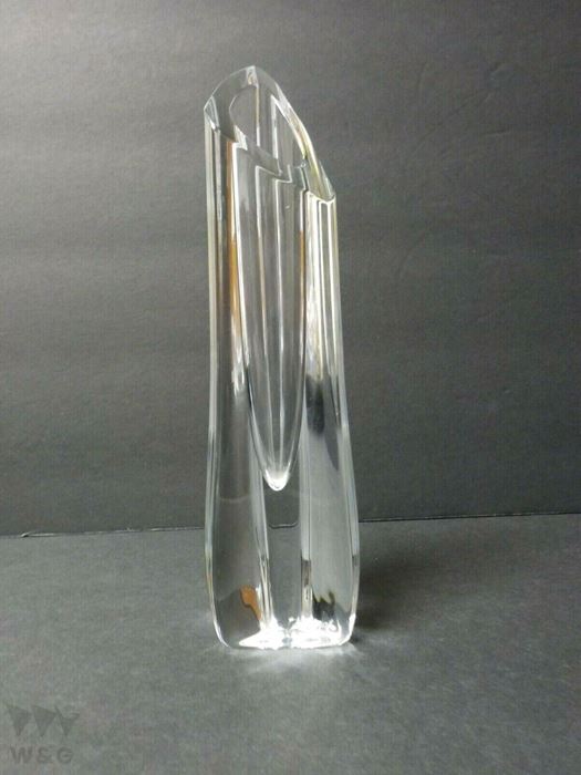 バカラクリスタル ミッドセンチュリーモダン 8.75インチ三面花瓶
