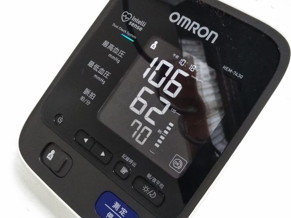 ▲ 動作品 OMRON オムロン 上腕式 デジタル自動血圧計 HEM-7430 健康用品 0318B-5 @60 ▲_画像2