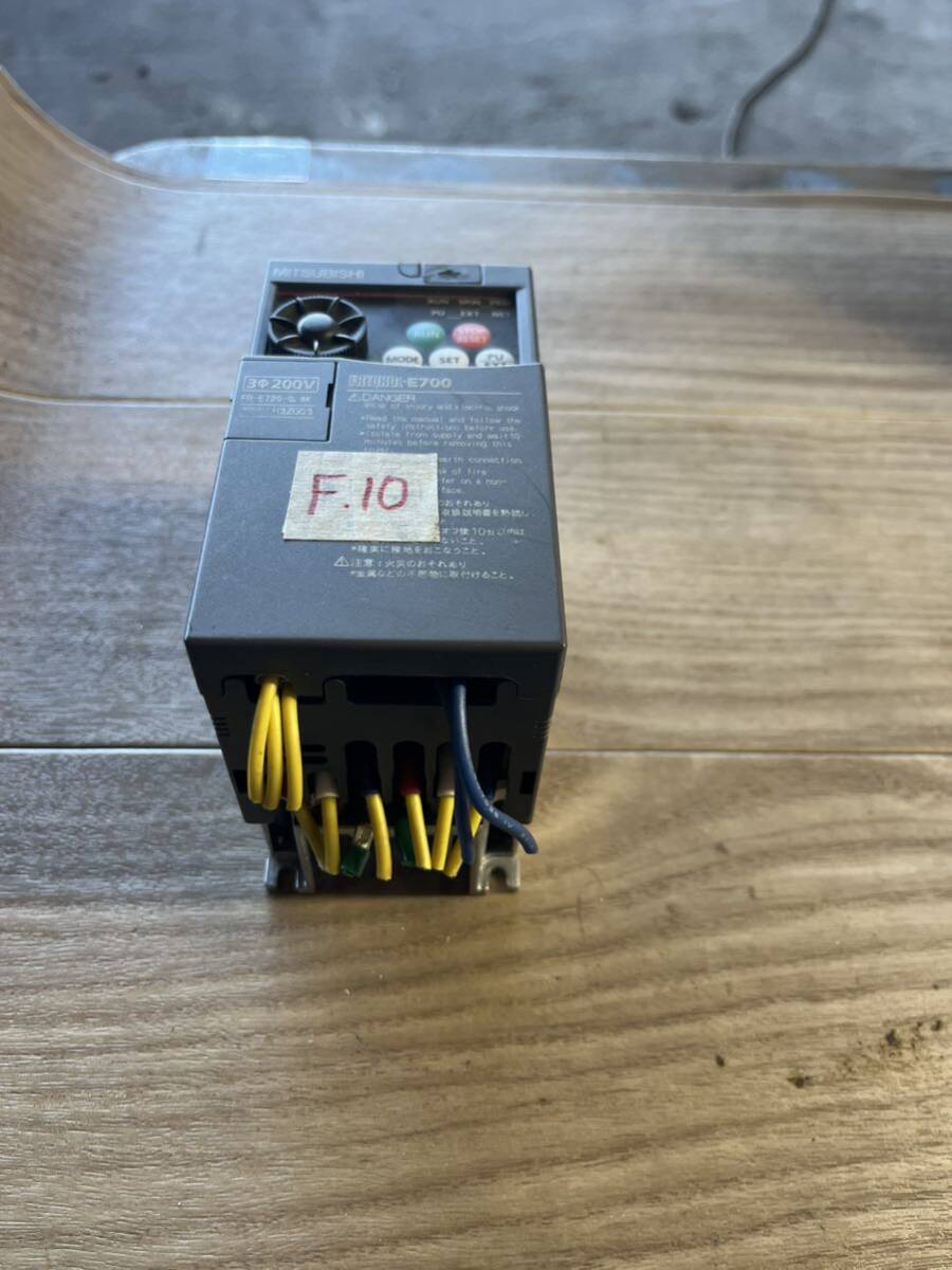 F10 三菱電機 インバーターFR-E720-0.4K 動作確認済み_画像2
