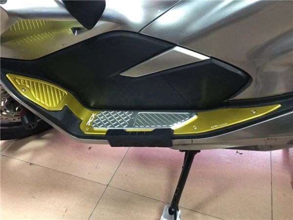 ※訳あり品※PCX 125 150 2018-2020 アルミ CNC ステップボード Cタイプ 黒_画像5