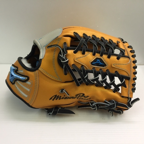 中古品 ミズノ MIZUNO ミズノプロ 軟式 内野手用オーダーグローブ HAGA 刺繍入り 9602_画像2