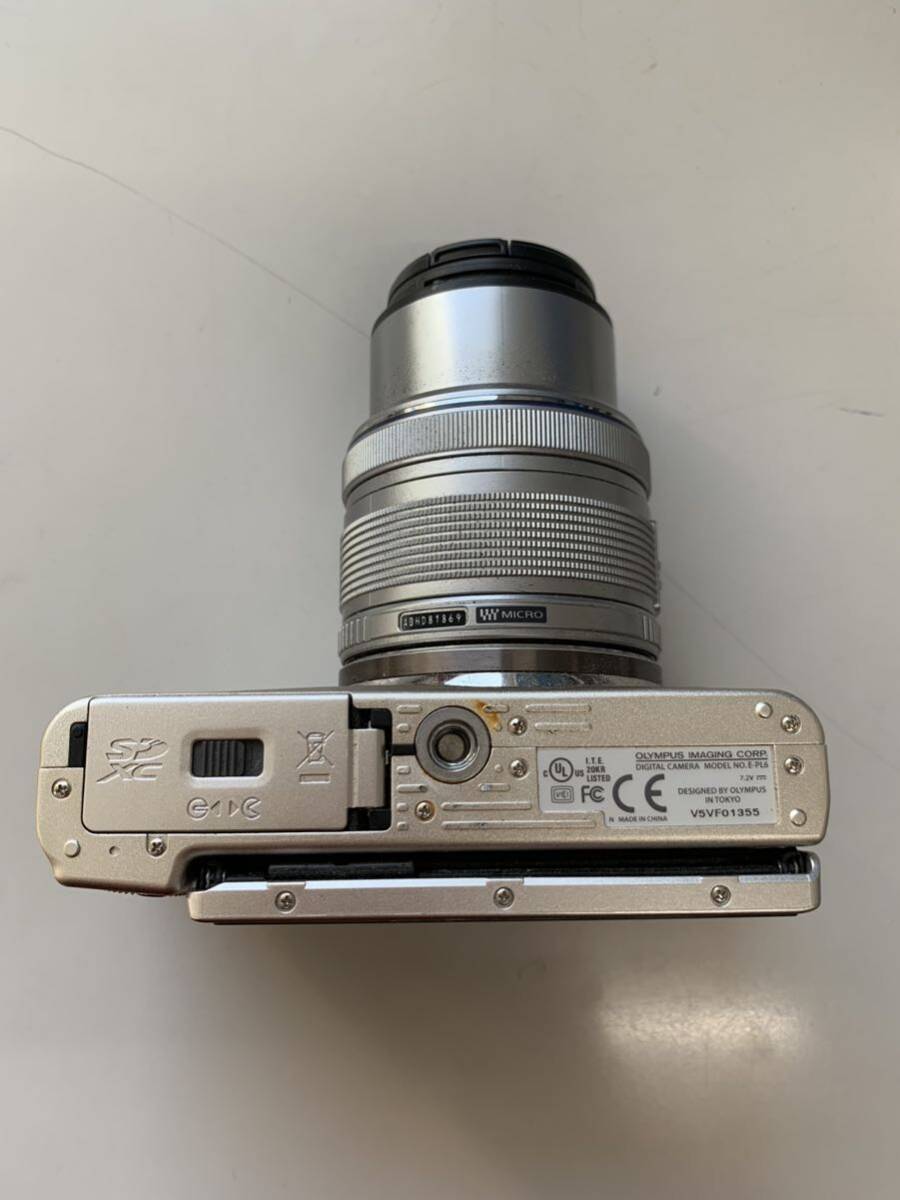 OLYMPUS カメラ オリンパス M.ZUIKO DIGITAL 14-42mm F3.5-5.6 II R シルバー_画像3