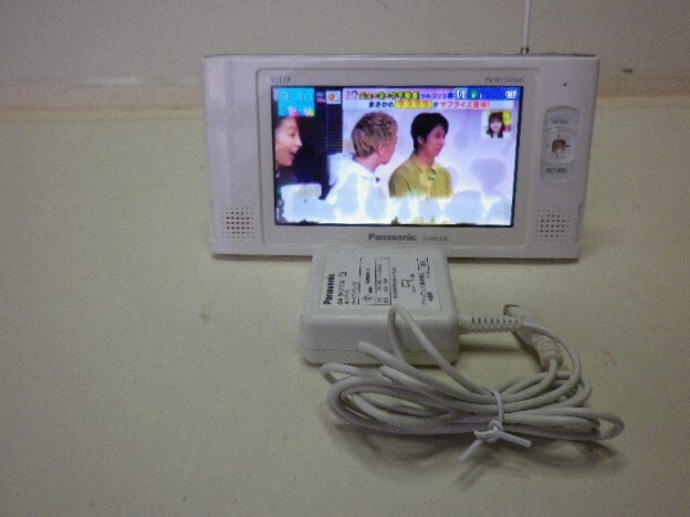 * Panasonic portable TV (SV-ME550) AC adaptor attaching *
