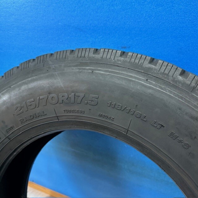 【2022年製造】　215/70R17.5 118/116 L LT　ブリヂストン　DURAVIS　M804　ミックスタイヤ　215/70/17.5　1本　トラックタイヤ_画像3