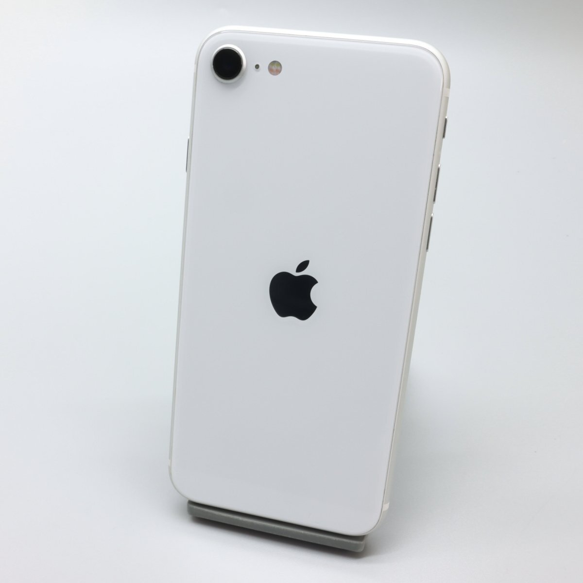 Apple iPhoneSE 64GB (第2世代) White A2296 MHGQ3J/A バッテリ82% ■SIMフリー★Joshin3979【1円開始・送料無料】の画像1