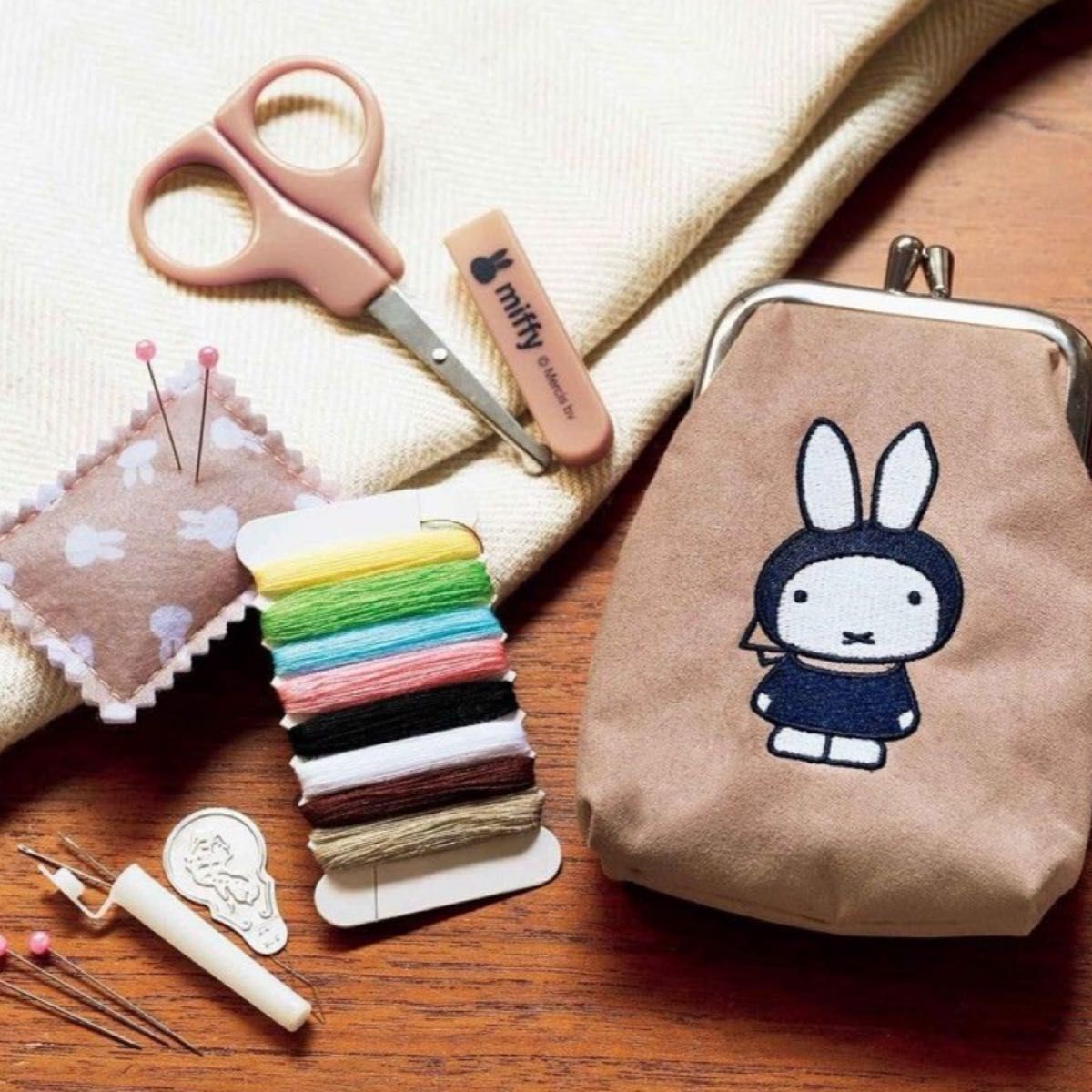 リンネル 付録　 ミッフィー 刺しゅうがま口ポーチ ソーイングセット リンネル付録 雑誌付録 miffy