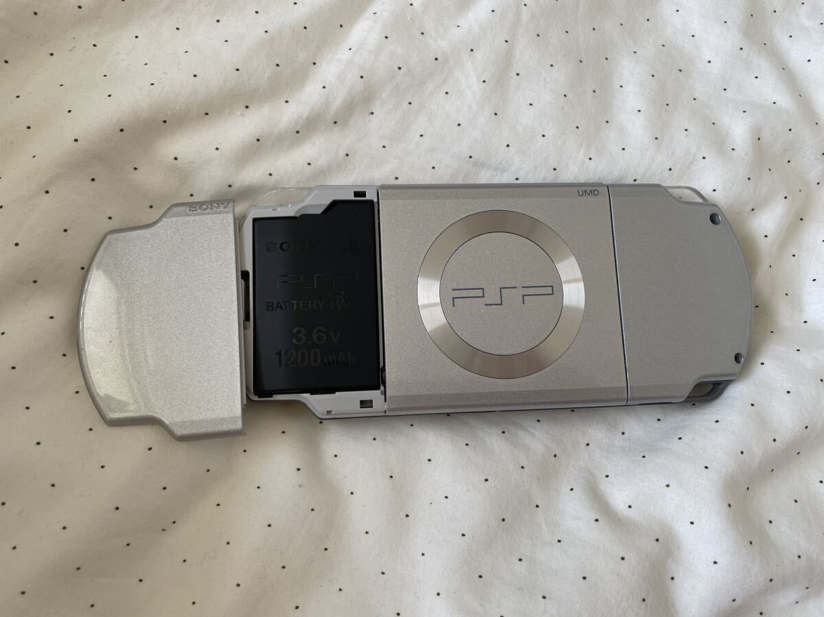 Yahoo!オークション - 美品 Sony PSP 2000 アイスシルバー 入手 Yahoo!オークション - 美品 Sony PSP 2000 アイスシルバー 入手