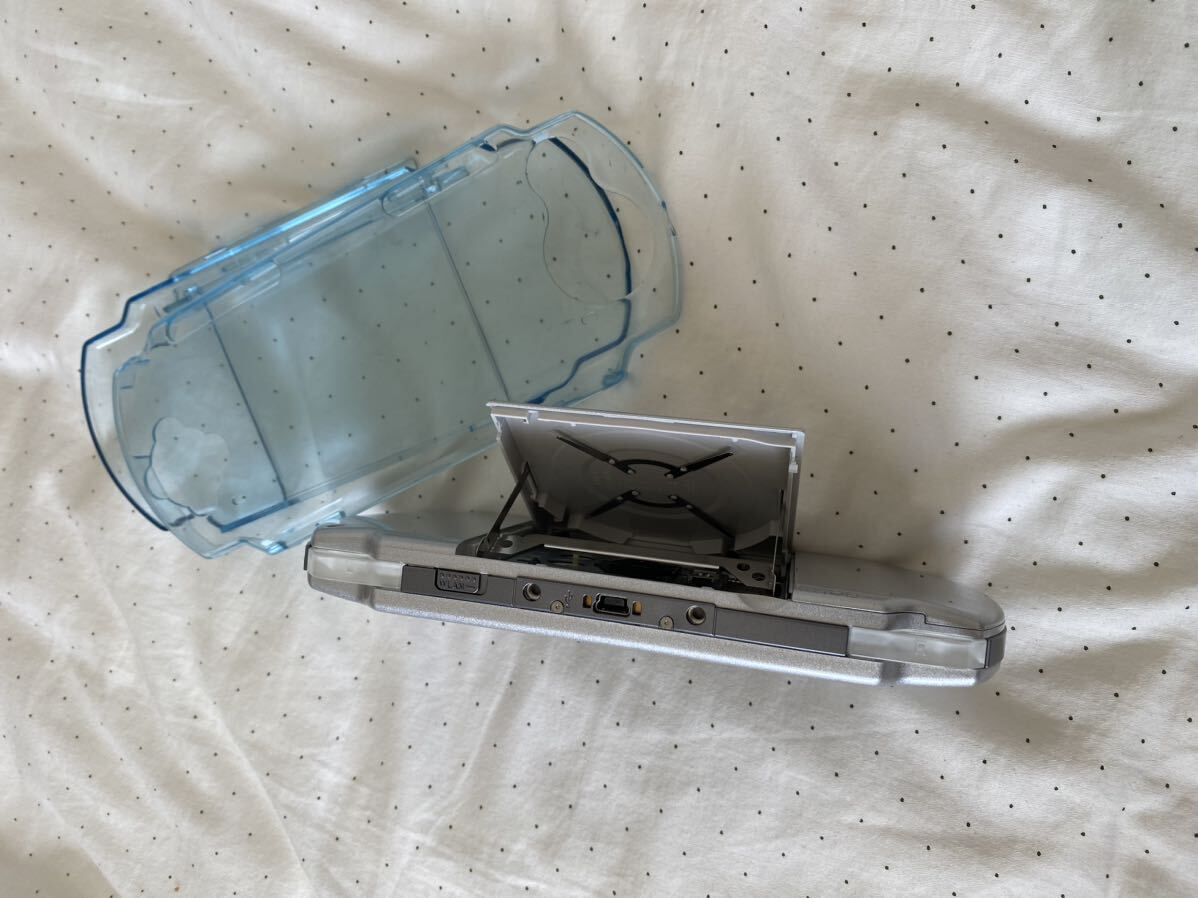 Yahoo!オークション - 美品 Sony PSP 2000 アイスシルバー 入手 Yahoo!オークション - 美品 Sony PSP 2000 アイスシルバー 入手