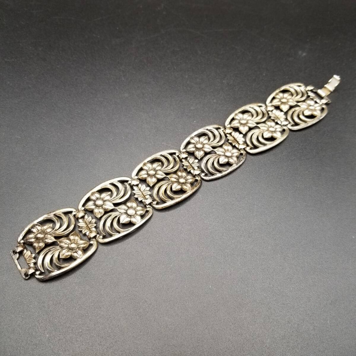 【値下げ】 銀細工 ブレスレット ヴィンテージ シルバー 925 パネルチェーン 透かし フローラル フラワー Co. W.E.Richards 50's 花 Y14-F 大ぶり シルバー