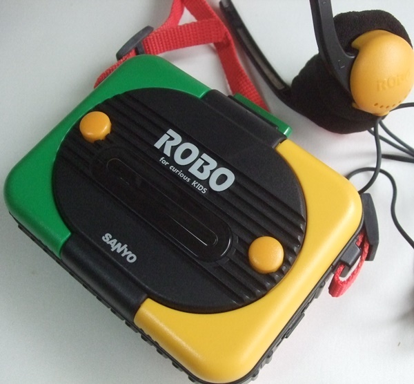 VINTAGE 80s SANYO 三洋電機 ROBO ヘッドホンステレオ ROBO-S1 中古品 ビンテージ ポータブルカセットプレイヤー 日本製 デザイン家電 の画像3