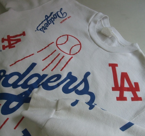 VINTAGE 90s LA DODGERS ドジャース スウェット トレーナー 中古品　ビンテージ Majestic社製 野球 ベースボール USA アメリカ古着