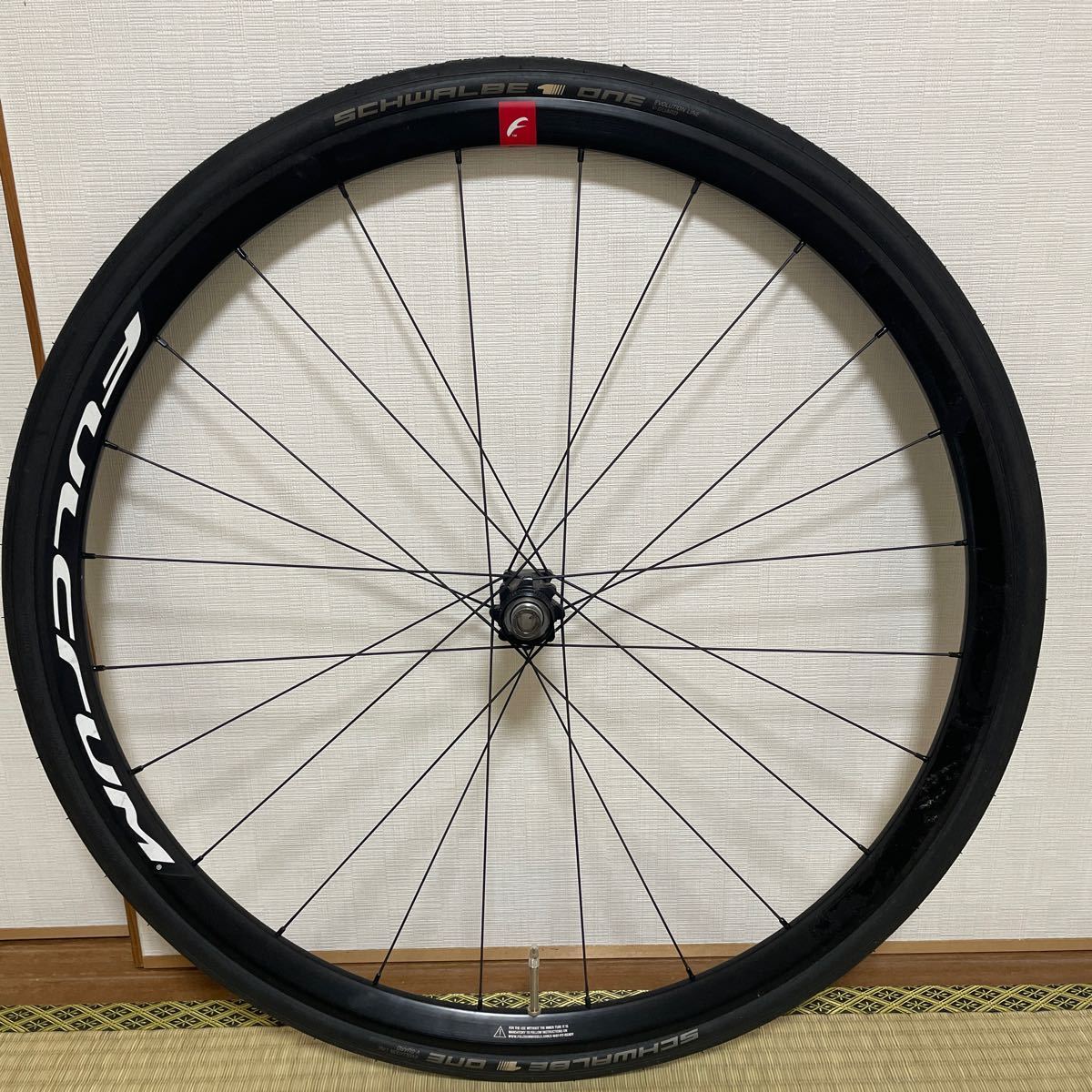 フルクラム ホイール レーシング 5 DB シマノフリー 11s 前後セット　SCHWALBE ONE 25c 付き_画像4