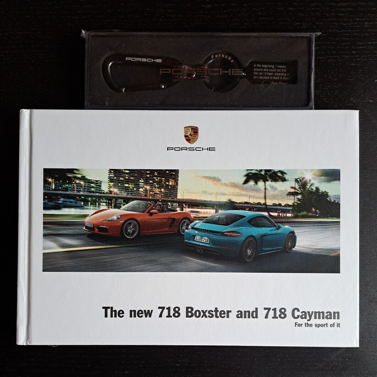 ポルシェ カラビナキーホルダー & 16年モデル ポルシェ718 カタログ（ケイマン/S、ボクスター/S） 日本語版 Cayman & Boxsterの画像1