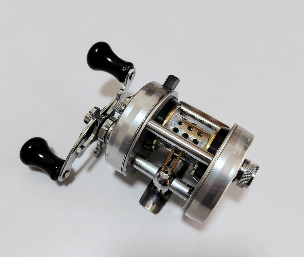 アブガルシア アンバサダー 2500C シルバー 復刻モデル – Tackle アブガルシア アンバサダー 2500C シルバー 復刻モデル – Tackle