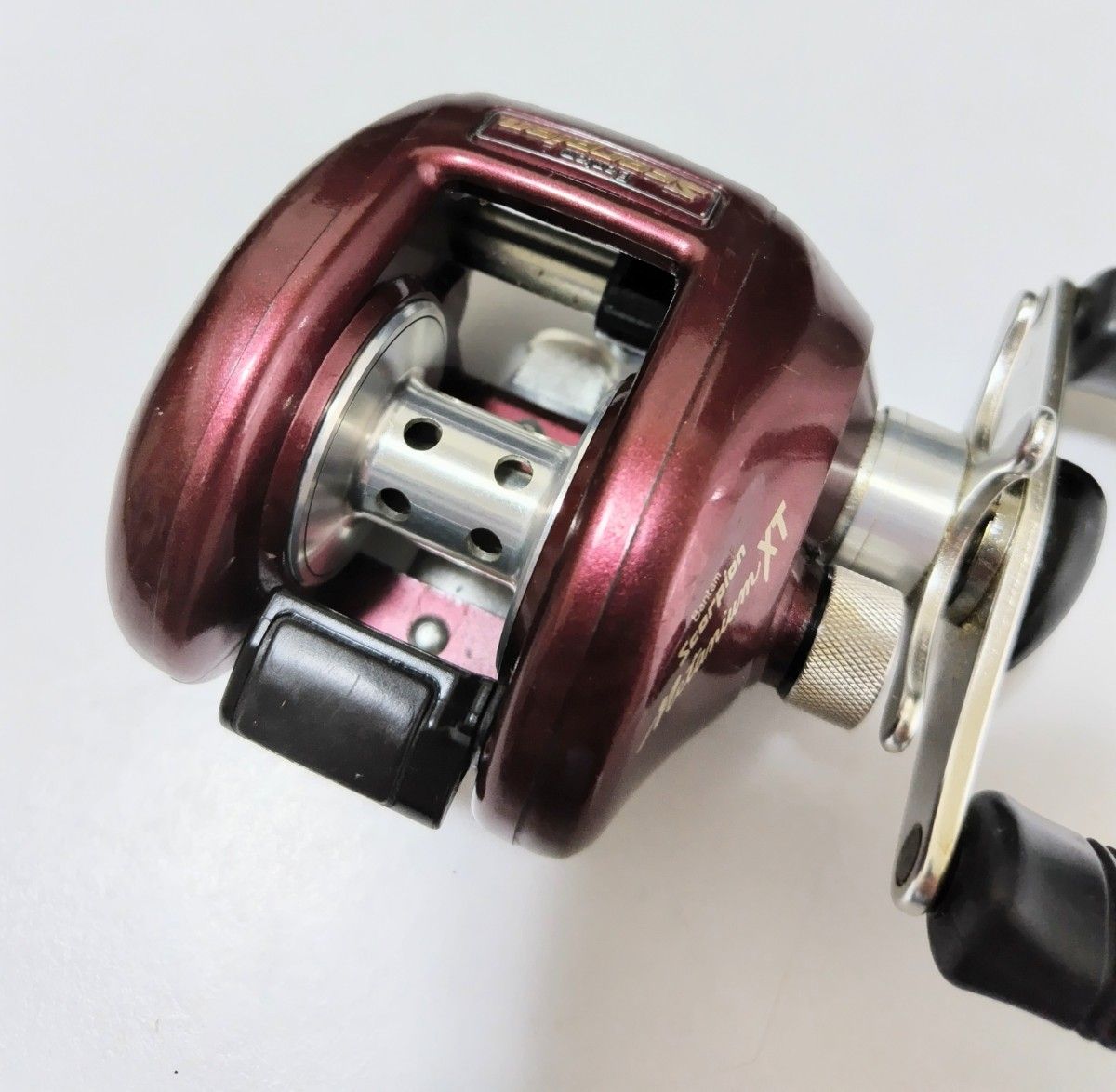 SHIMANO シマノ バンタムスコーピオンメタニウムXT 赤メタ ベイトリール スコーピオン