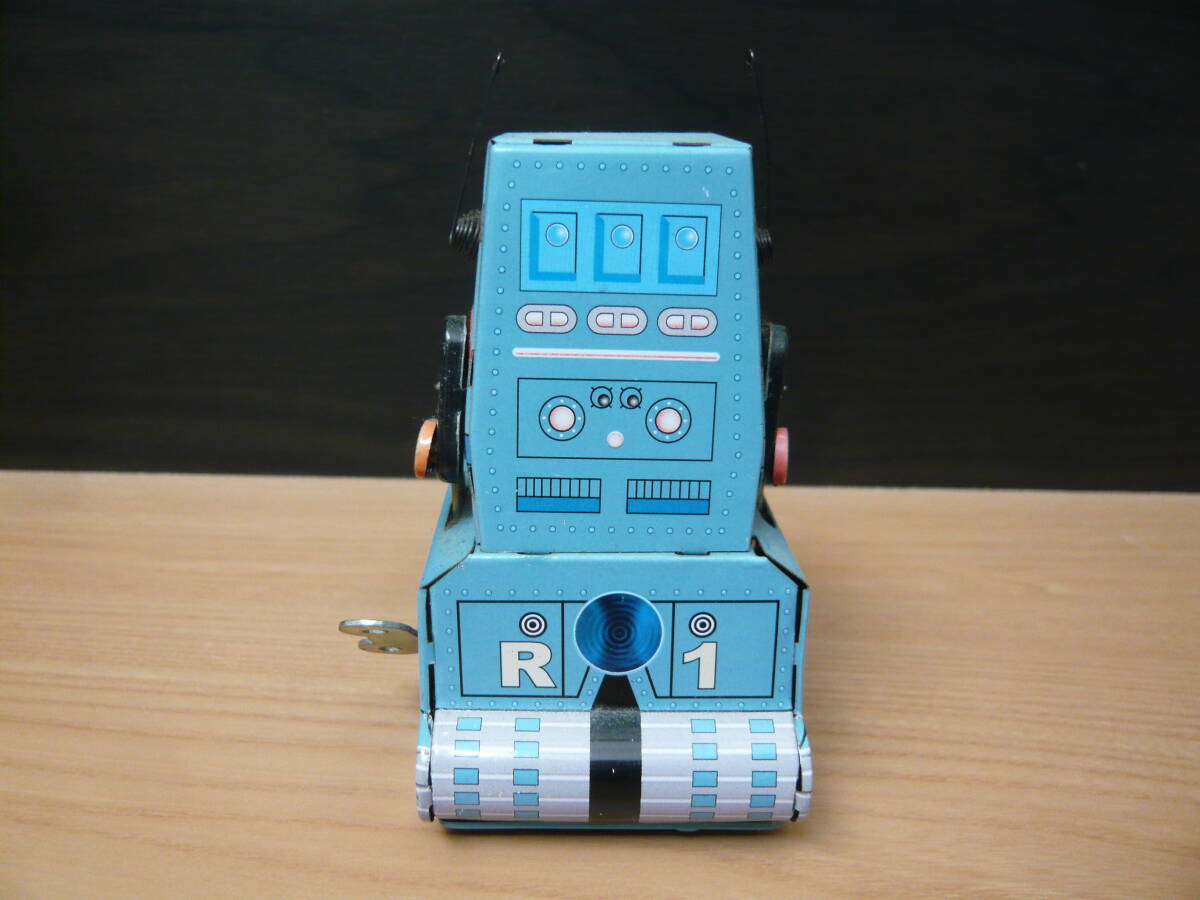 R1 robot. toy antique collection 