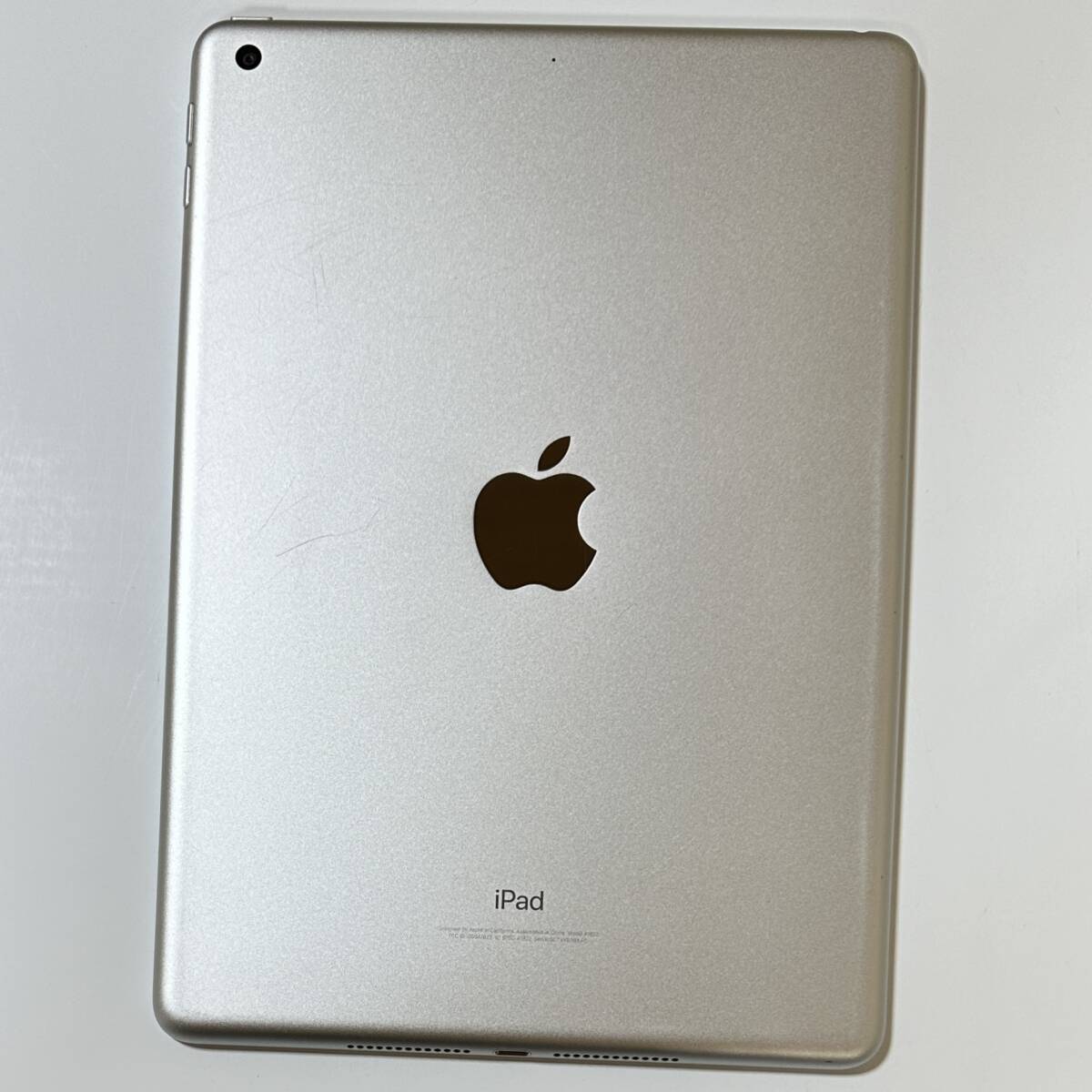 Apple iPad (第5世代) シルバー 32GB MP2G2J/A Wi-Fiモデル (A1822) アクティベーションロック解除済_画像8