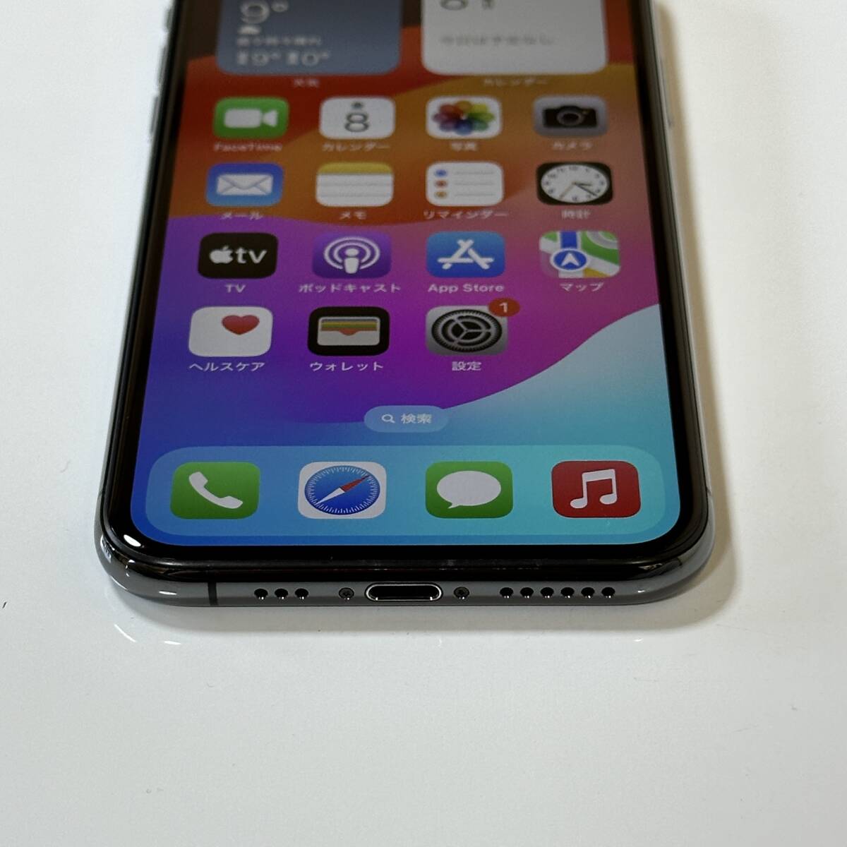 Apple SIMフリー iPhone Xs スペースグレイ 64GB MTAW2J/A iOS17.4 アクティベーションロック解除済_画像5