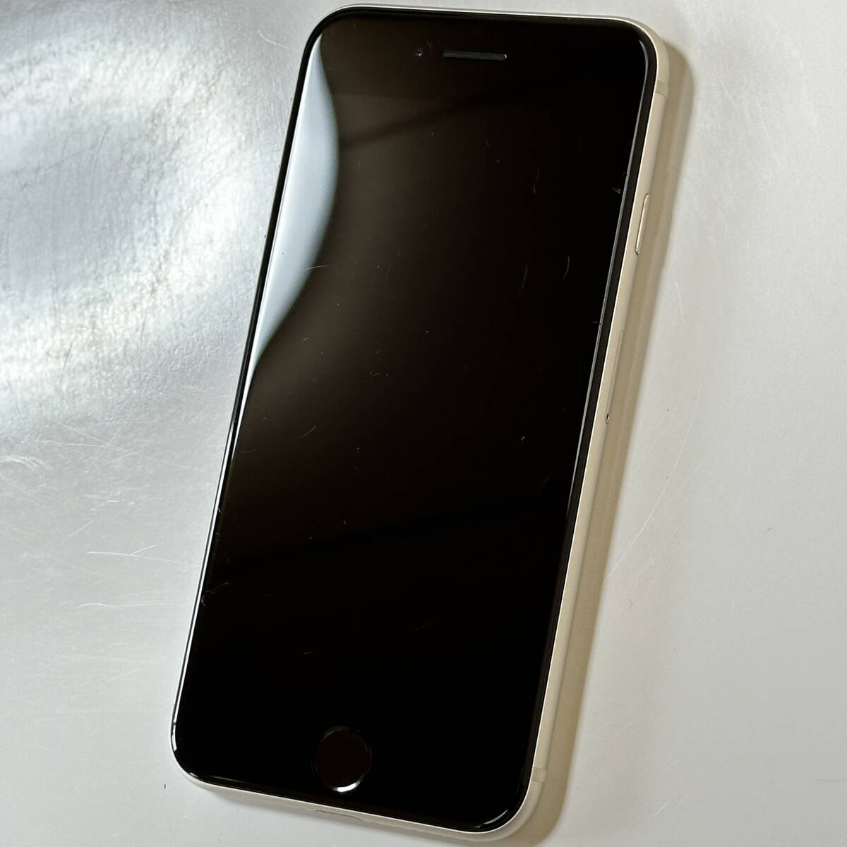 SIMフリー iPhone SE (第3世代) スターライト 64GB MMYD3J/A バッテリー最大容量100％ アクティベーションロック解除済の画像5