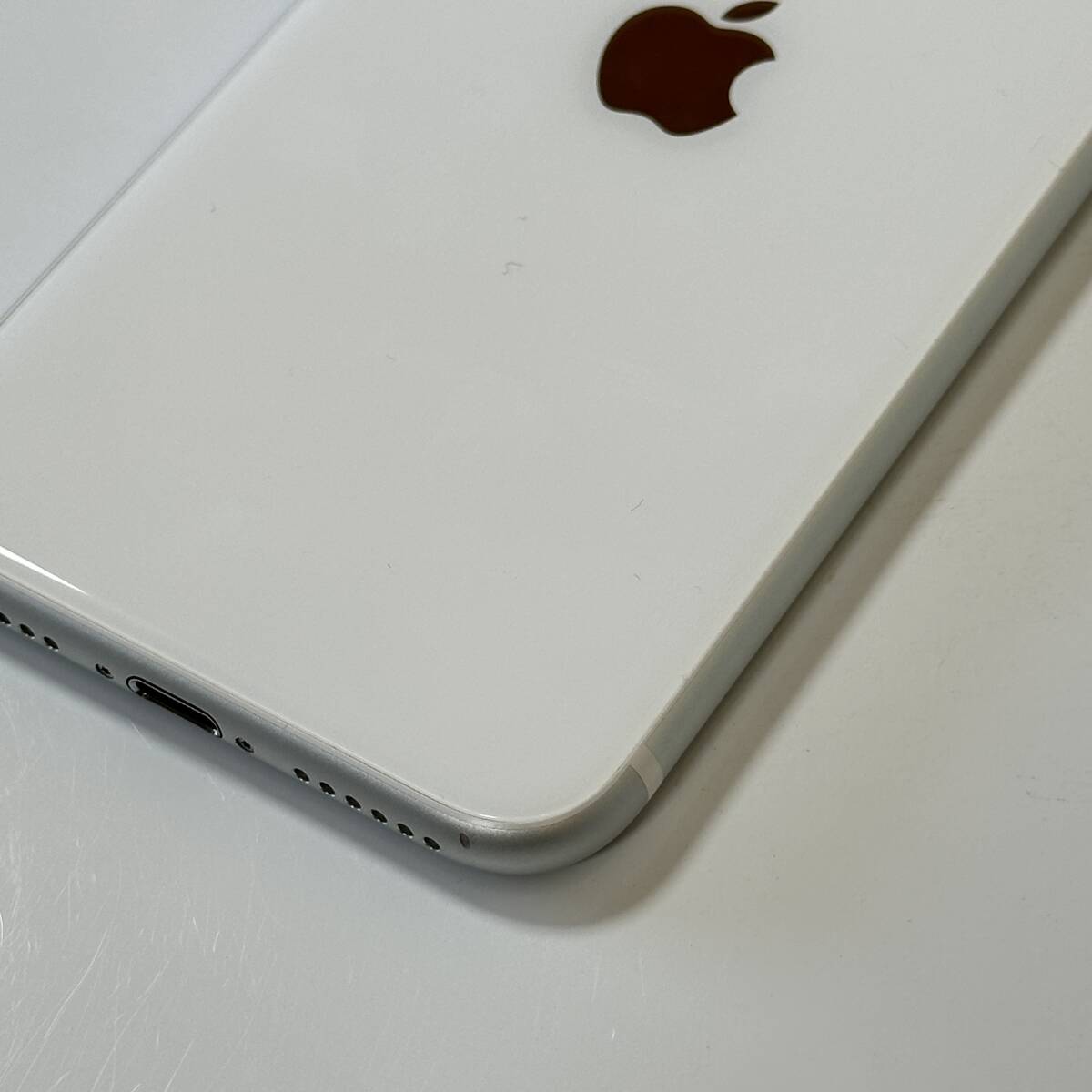 SIMフリー iPhone SE (第2世代) ホワイト 64GB MX9T2J/A バッテリー最大容量85％ アクティベーションロック解除済の画像8