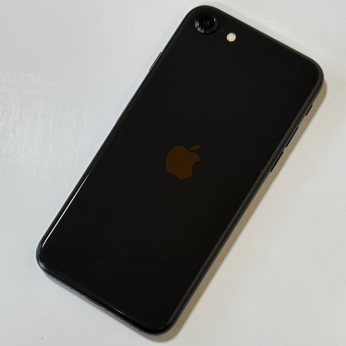 (美品) SIMフリー iPhone SE (第2世代) ブラック 128GB MHGT3J/A バッテリー最大容量87％ アクティベーションロック解除済の画像7