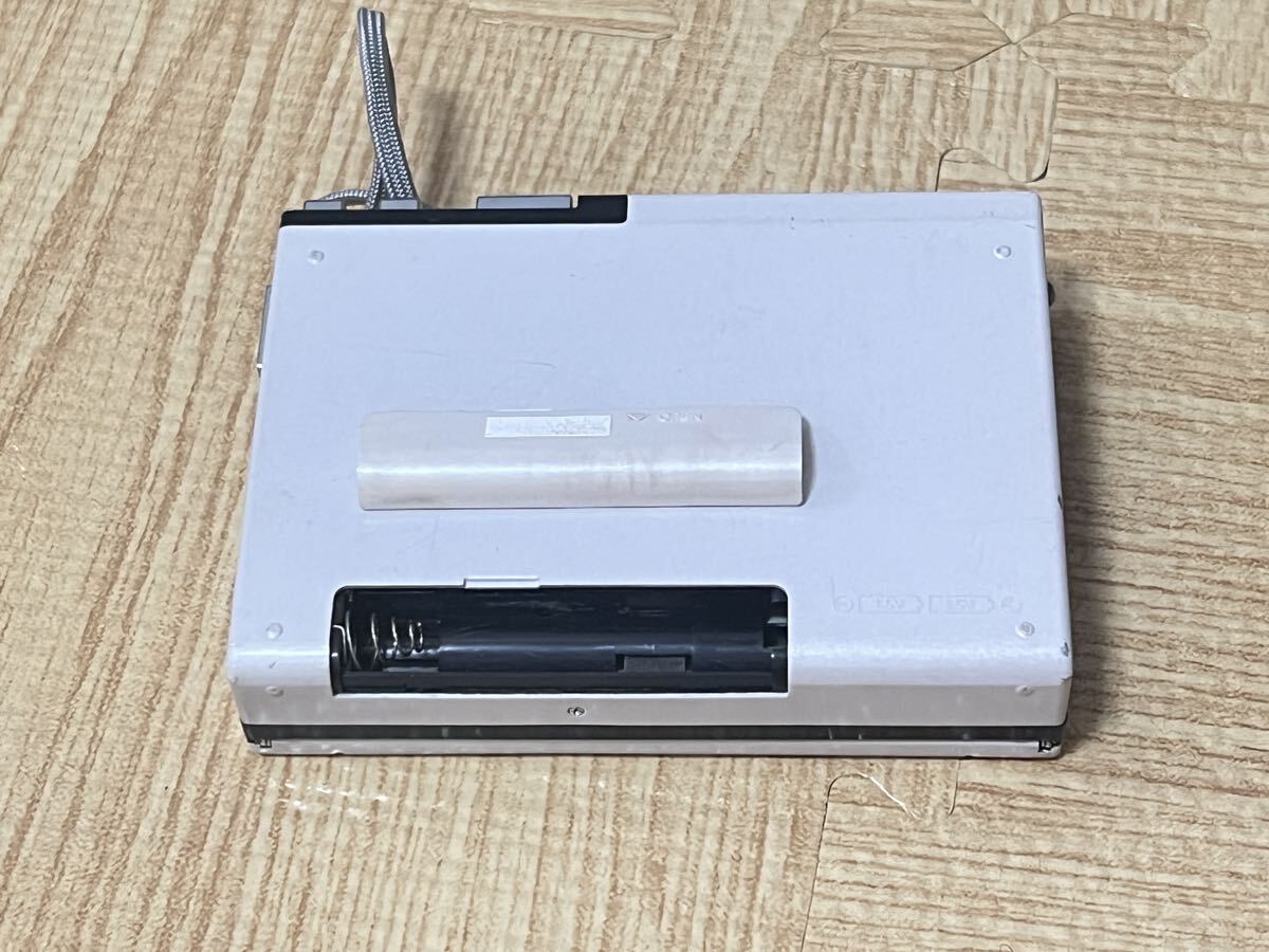 AIWAアイワ CassetteBoy カセットボーイ HS-P5 ステレオカセットプレーヤー Cassette Boy 白 ホワイト_画像6
