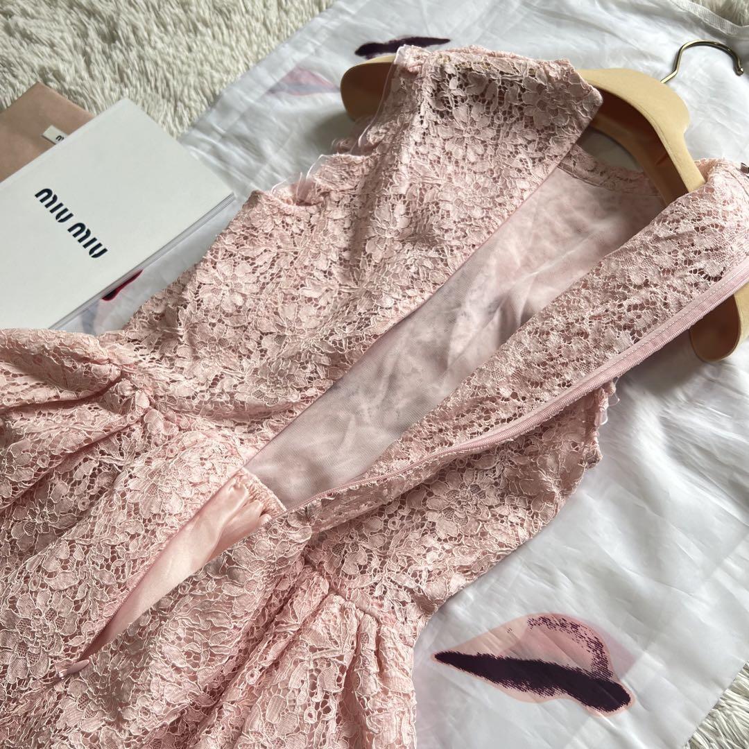 美品】 MIU MIU 膝丈ワンピース 総レース ピンク ノースリーブ 美品】 MIU MIU 膝丈ワンピース 総レース ピンク ノースリーブ