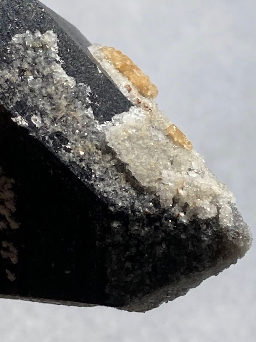 モリオン原石 ポイント 水晶 カルサイト マイカ 共生 レア モリオン原石 ポイント 水晶 カルサイト マイカ 共生 レア