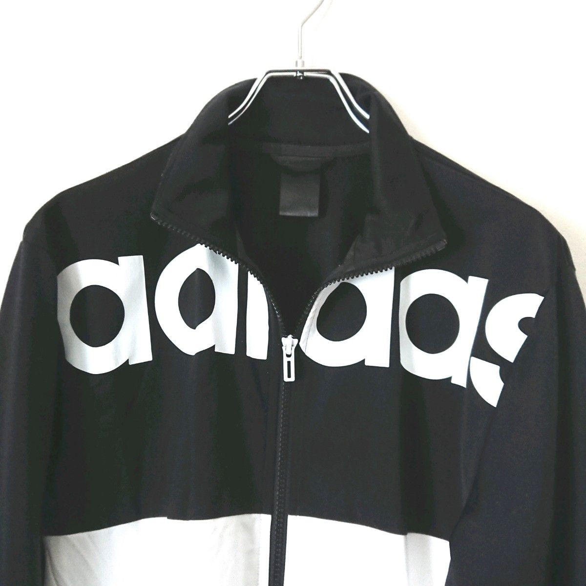 adidas アディダス ビッグロゴ 黒白色 トラックジャケット adidas アディダス ビッグロゴ 黒白色 トラックジャケット