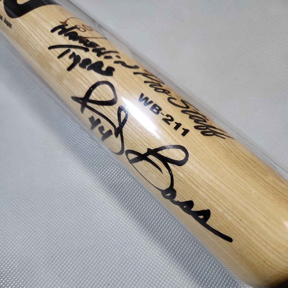 阪神タイガースOB ランディー・バースさん直筆サイン入り旧コミッショナー刻印入りバット 硬式野球用木製バットの画像2