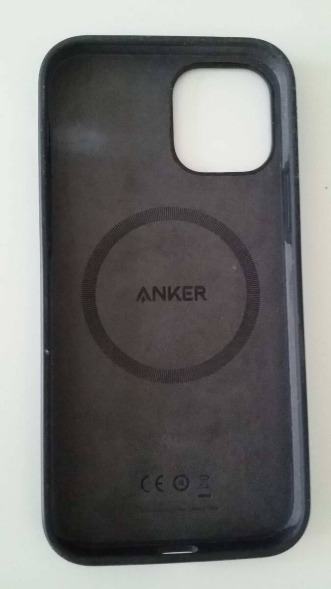 iPhone 12 ANKER シリコンケース ブラックの画像2