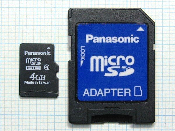 ★アダプタ付 Panasonic microSDHC メモリーカード ４GB 中古★送料６３円～_画像1