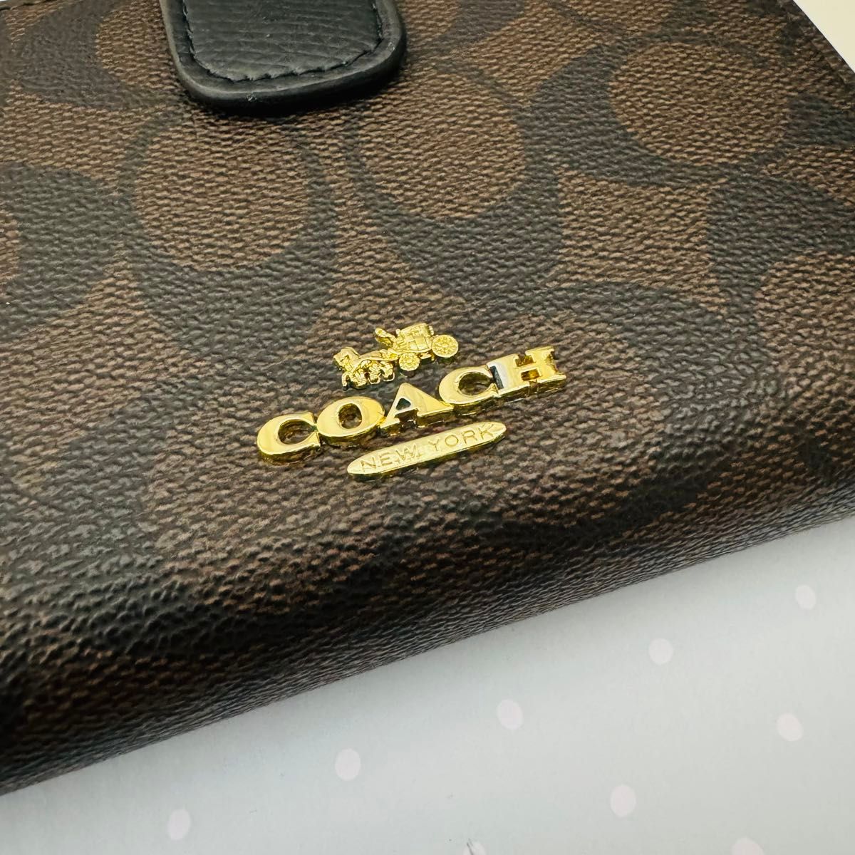Coachコーチ折りたたみ財布　レディースのブラウン色新品財布