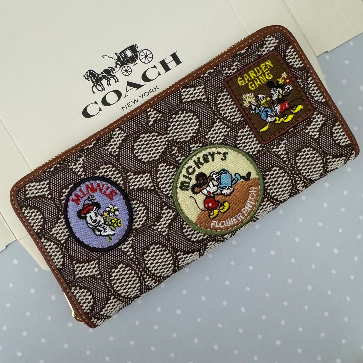 COACH コーチ 長財布　レディースのブラウン色新品財布