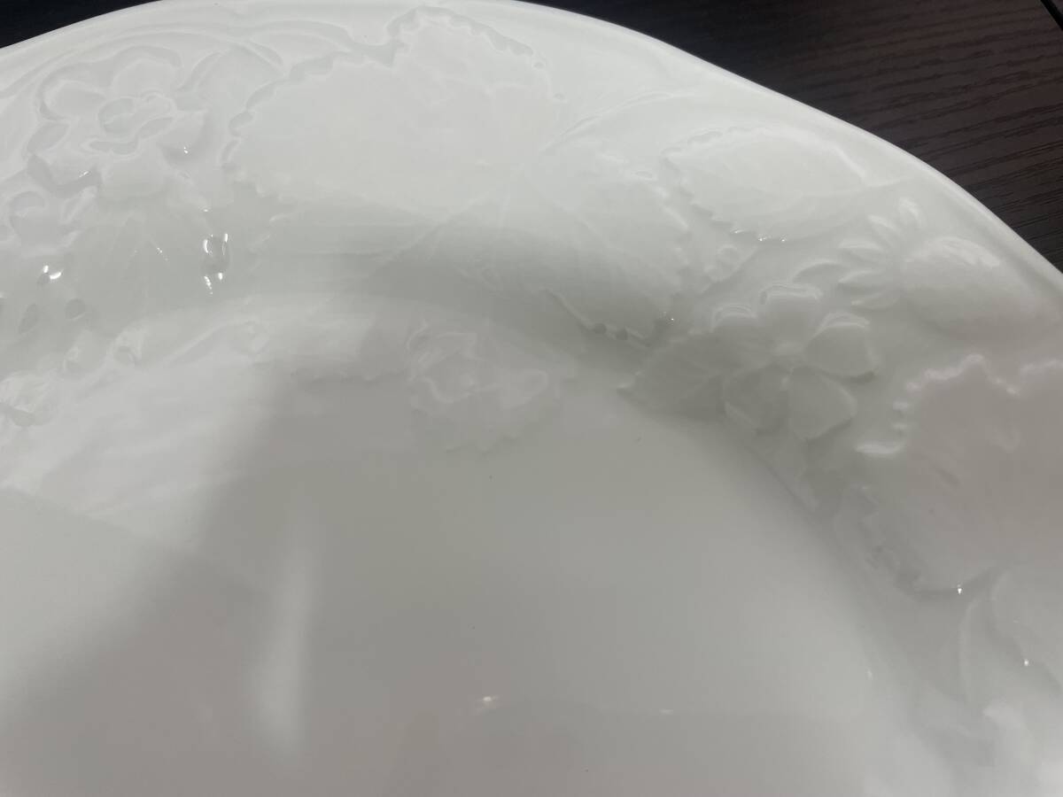 新品　Wedgwood ウェッジウッド 食器 ホワイト 白 ストロベリー&バイン プレート2枚セット ボーンチャイナ 大皿 直径28.5cm_画像4