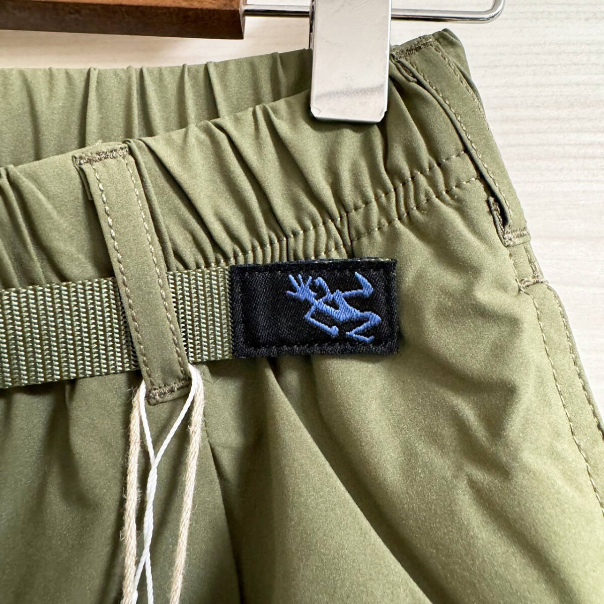 1円スタート 新品未使用品 アーバンリサーチ 別注 GRAMICCI SOFTSOLOTEX 1TUCK PANTS GMP-22S2114-SM Mサイズ カーキ グラミチ パンツ_画像7