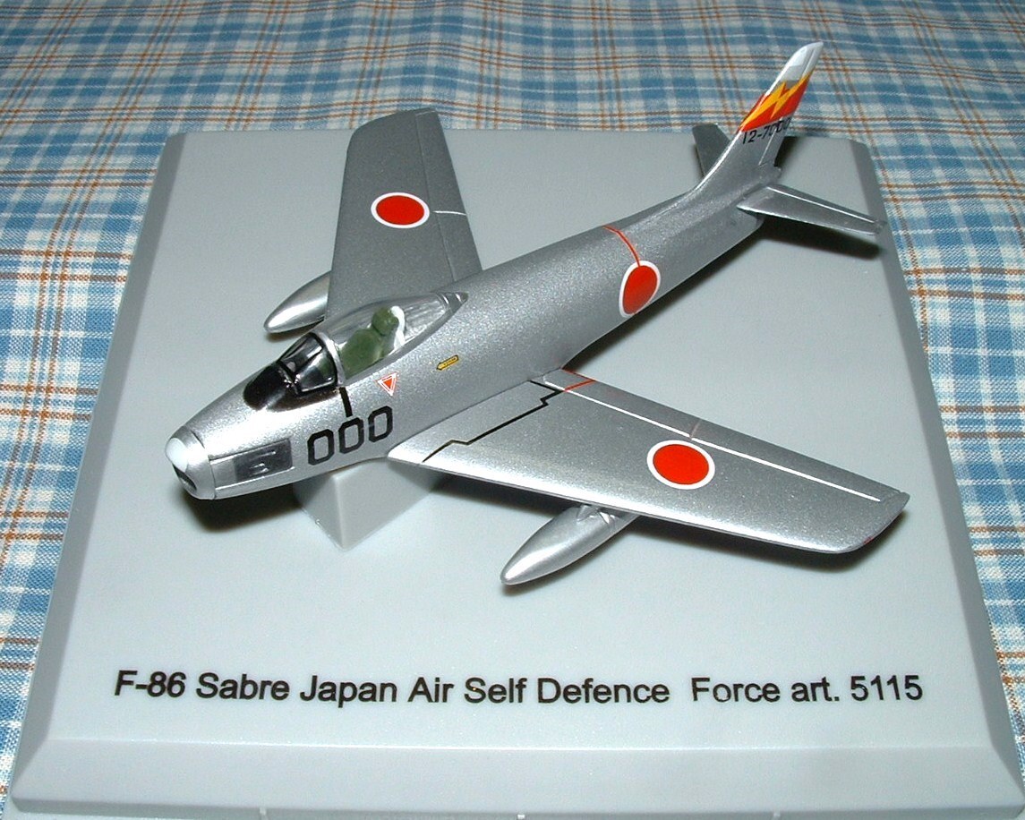 ■即決 ARMOUR 1/100 F-86 セイバー 航空自衛隊 Art.5115_画像1