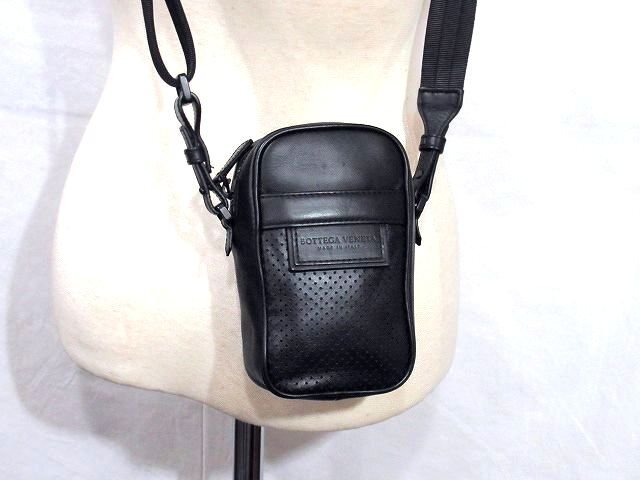 ◆超美品◆BOTTEGA VENETA ボッテガヴェネタ*本革/レザー*ショルダーバッグ*ミニ*クロスボディ*ロゴ入り*メンズ*サコッシュ*黒*イタリア製_画像1