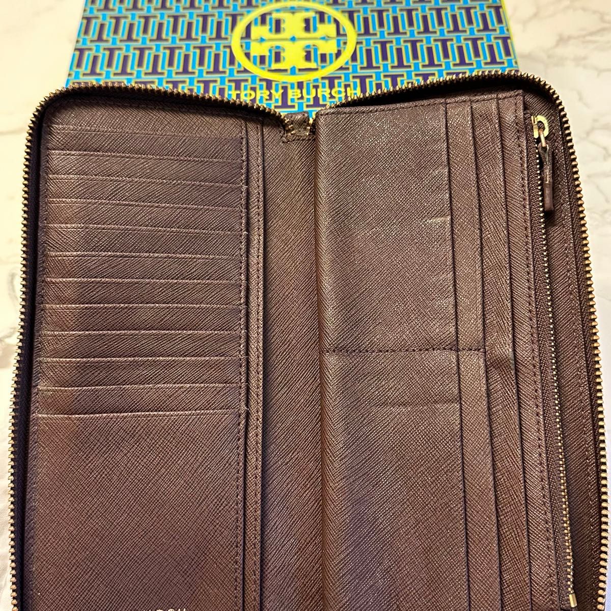 新品同様！ トリーバーチ　TORYBURCH 財布 長財布 ラウンドファスナー