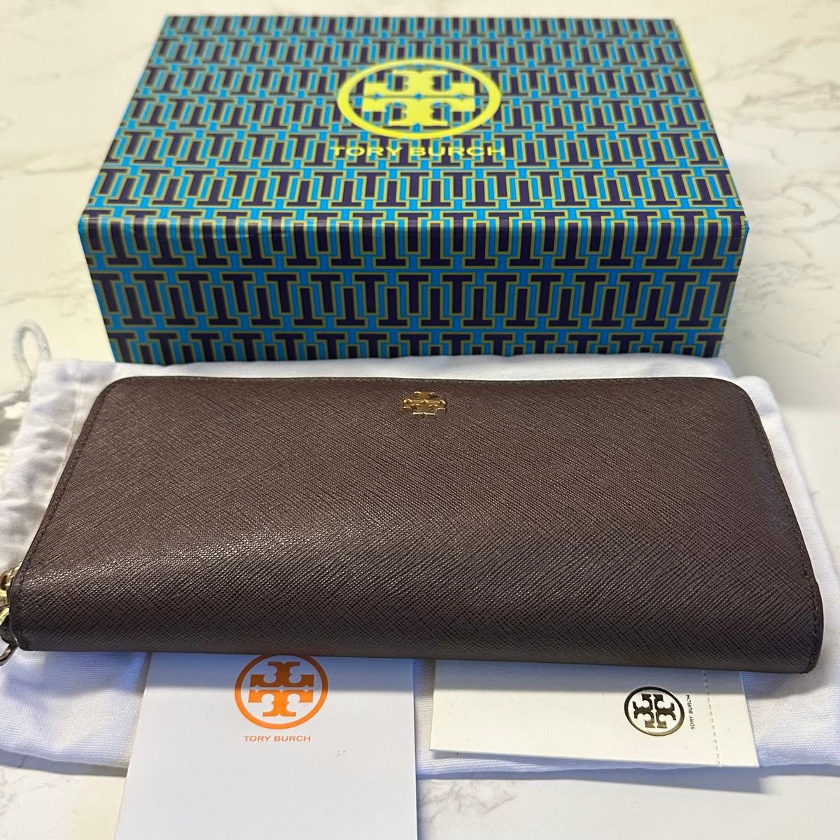 新品同様！ トリーバーチ　TORYBURCH 財布 長財布 ラウンドファスナー