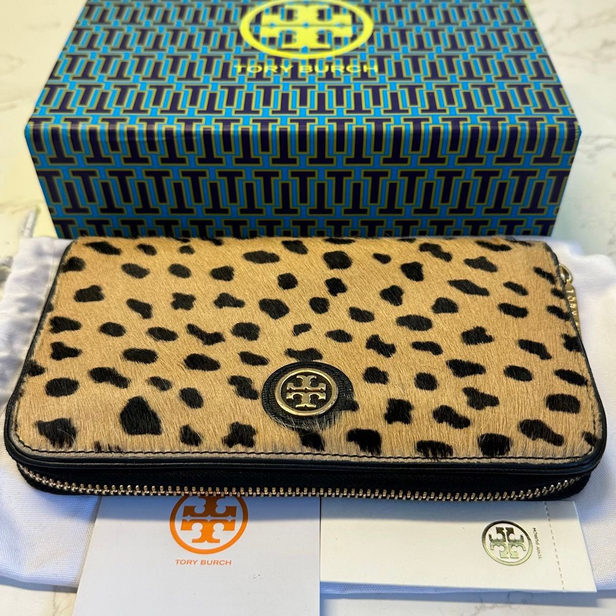 新品同様！　トリーバーチ　TORYBURCH 財布 長財布　ハラコ　ヒョウ柄　ラウンドファスナー